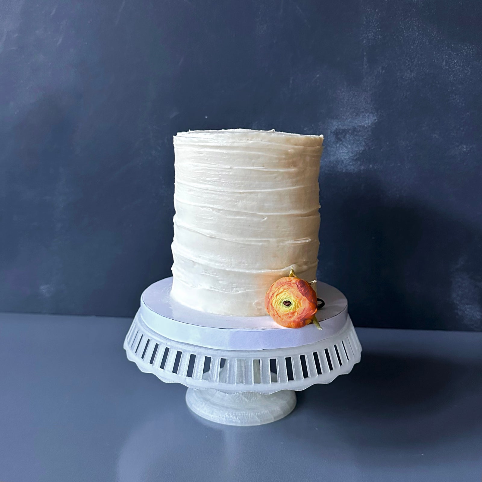pedestal cake stand