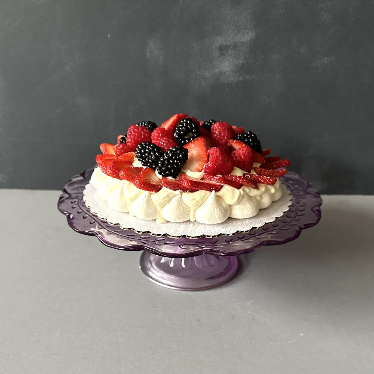 Chocolate Pavlova with Raspberries – Leite's Culinaria